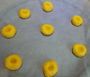 Make little cups for your jam.